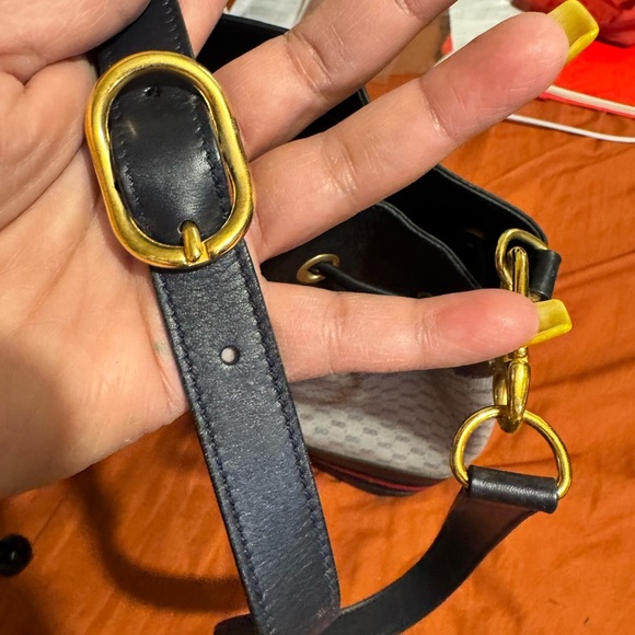 Gucci Stylish Black and Gray Bucket Bag - Picture 12 of 13